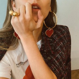 2019 biżuteria ostatni krzyk mody miedziany vintage złote duże kolczyki koła z czerwonym sercem Charm Lady Street Style oświadcz