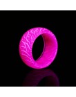 Moda Luminous pierścień z żywicy niebieski różowy blask wkładka zielone tło mężczyźni kobiety fluorescencyjne świecące pierścien