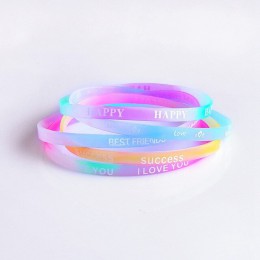 10 sztuk dziecko Luminous silikonowa bransoletka cukierki-kolorowe litery ruch bransoletka moda drukowanie gumowy pasek na rękę 