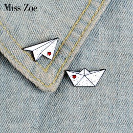 Paper plane Boat emalia Pins Custom Love broszki przypinka worek na koszulę samolot prom odznaka Mini biżuteria prezent dla dzie
