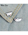 Paper plane Boat emalia Pins Custom Love broszki przypinka worek na koszulę samolot prom odznaka Mini biżuteria prezent dla dzie