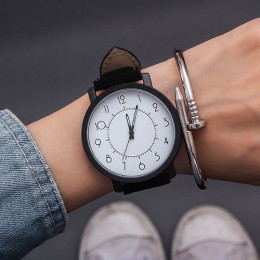 2019 gorąca sprzedaż JBRL Top marka moda zegarki na rękę dla pań dziewczyny kobiety zegarki kwarcowe zegarek Retro kobieta zegar
