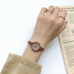 Retro brązowy kobiety zegarki cechy małe zegarki damskie skórzana bransoletka w stylu vintage zegarek 2019 moda marka kobieta ze
